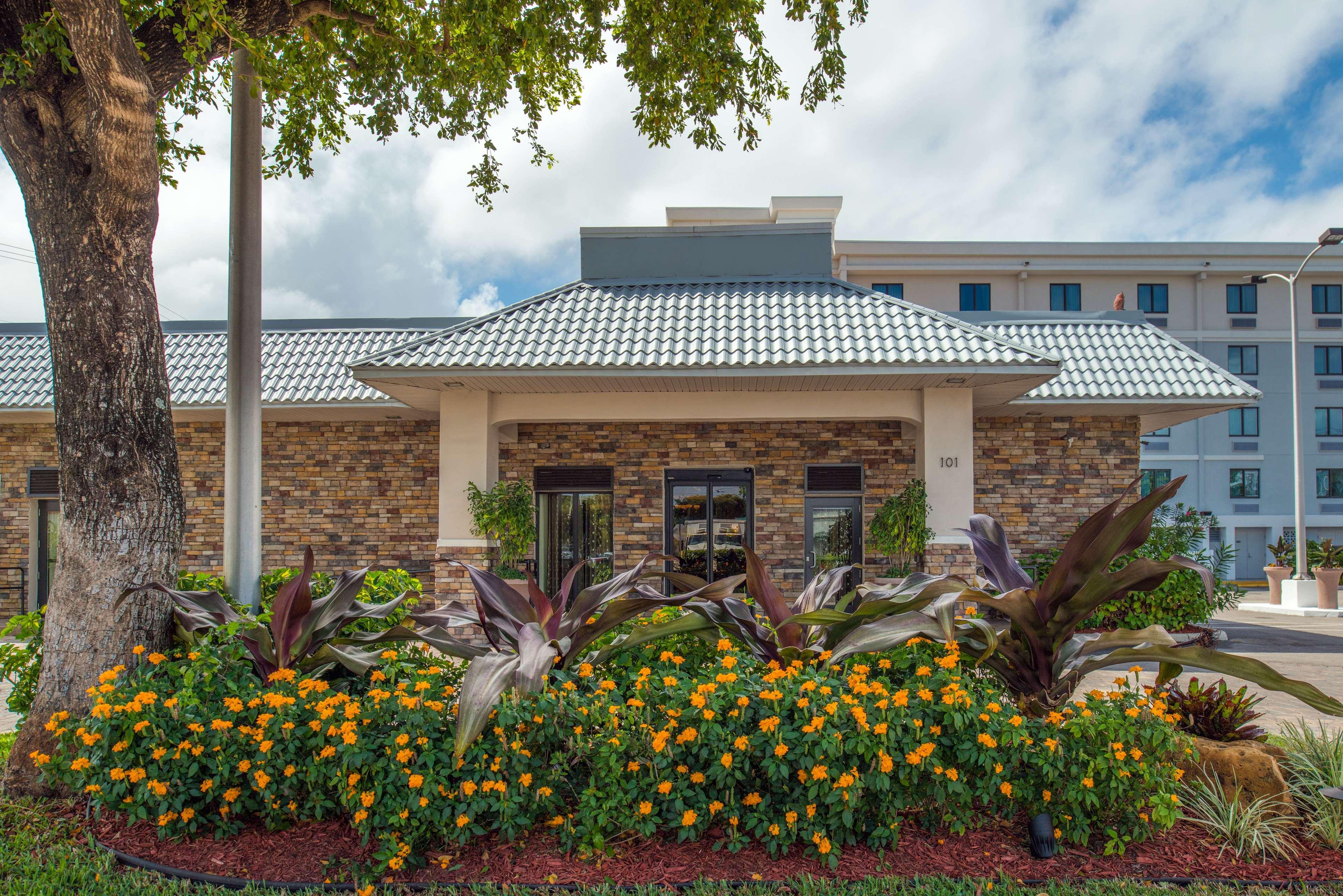 Best Western Plus Hollywood/Aventura Exterior photo