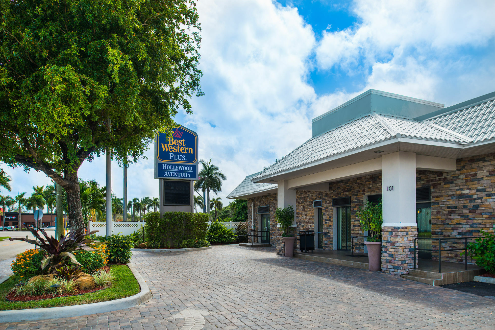 Best Western Plus Hollywood/Aventura Exterior photo